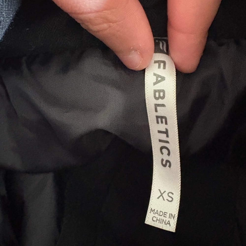 Fabletics Waco Black And Gray Patterned Puffer Ja… - image 5